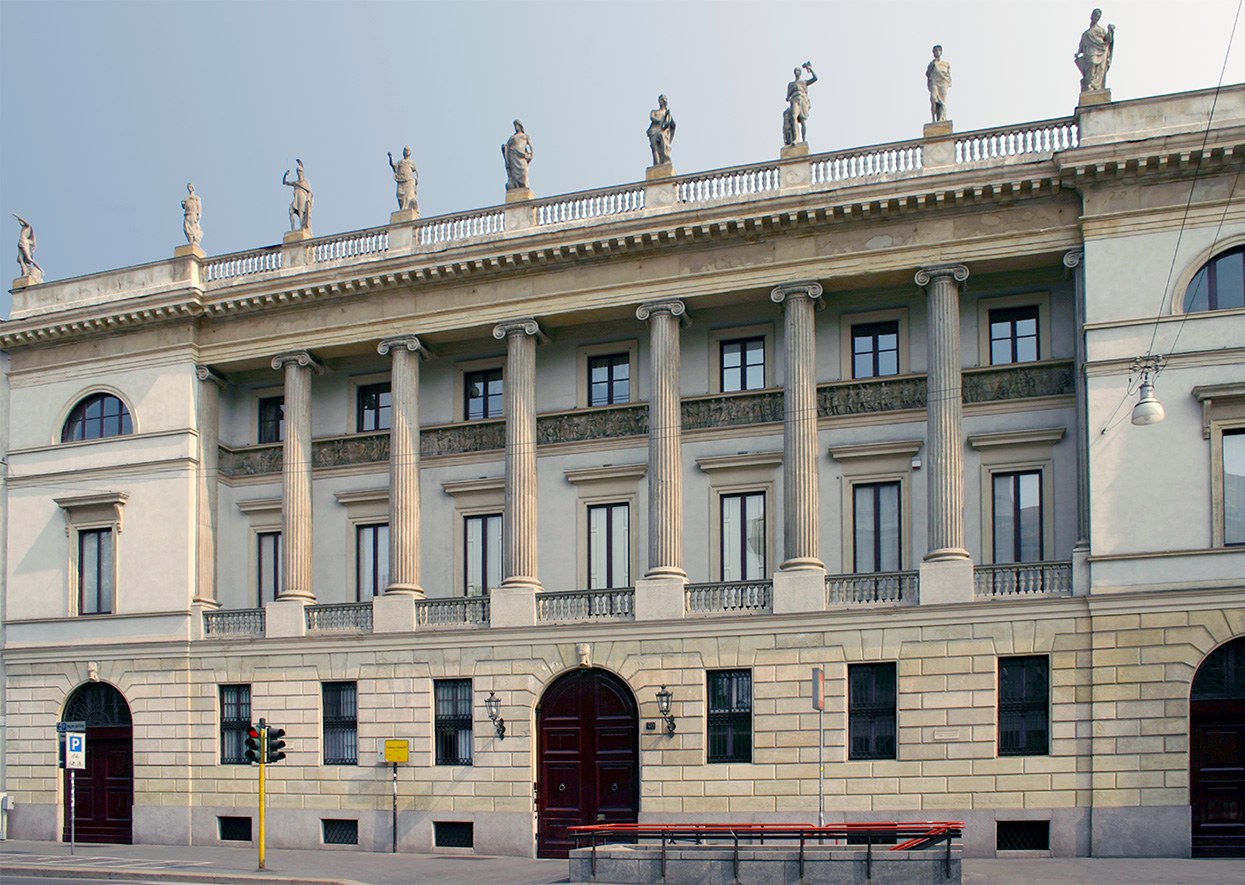 Facciata di Palazzo Rocca Saporiti, Milano